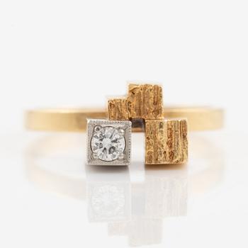 Björn Weckström, ring, "Gold Tower", 18K gold with brilliant-cut diamond, Lapponia, Finland.
