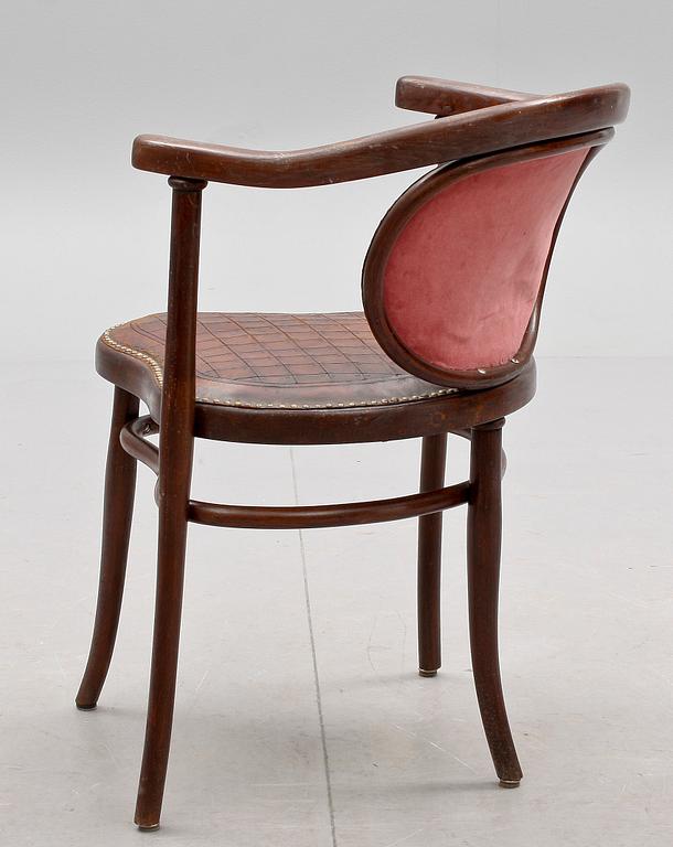 KARMSTOL, Thonet, etikettmärkt, 1900-talets början.