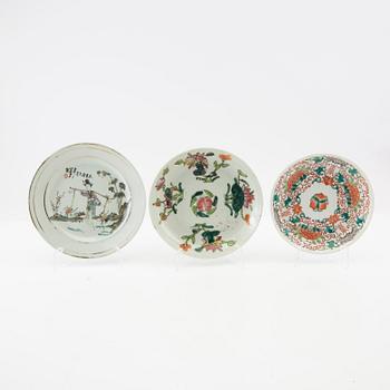 A group of Chinese porcelain, late Qing dynasty/20th Century. (14 pieces).
