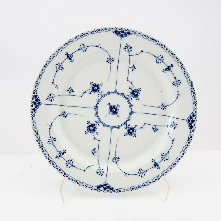 Servis ca 57 dlr "Musselmalet" Royal Copenhagen och Bing & Grondahl Danmark porslin.