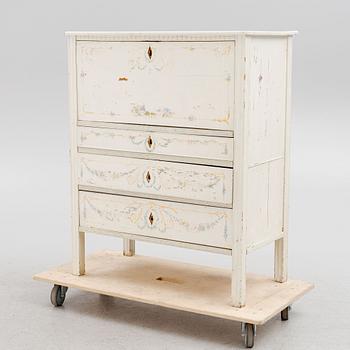 A late Gustavian secretaire, circa 1800.