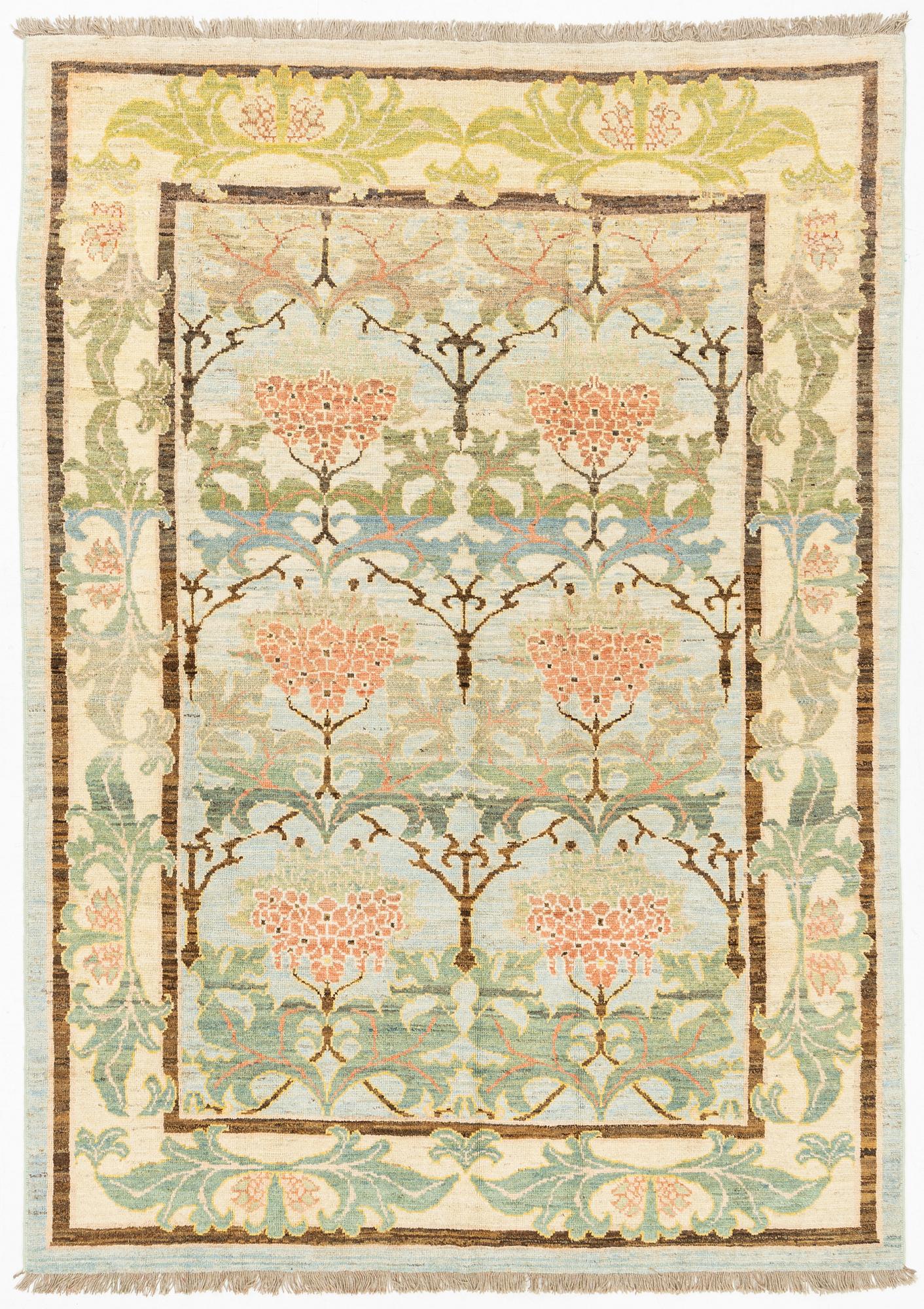 Matta, västpersisk, C.F.A. Voysey mönster, ca 351 x 249 cm.