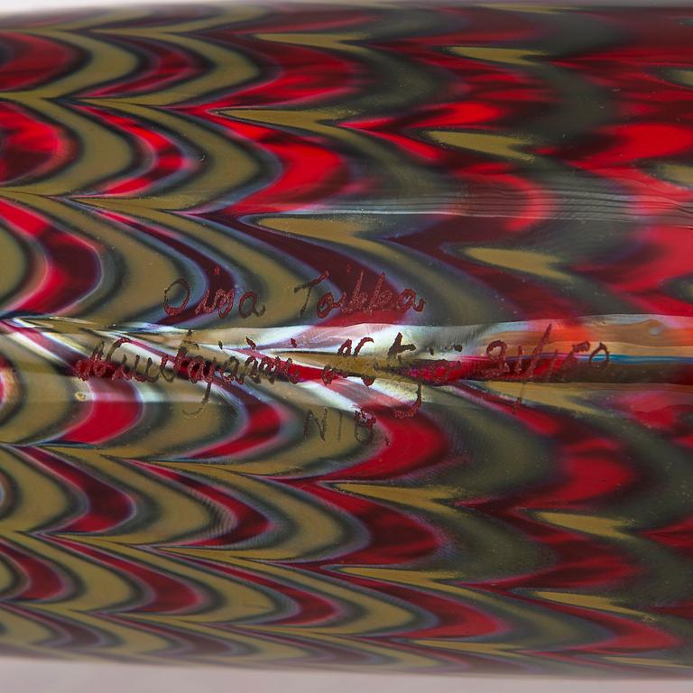 A glass sculpture, signed Oiva Toikka, Nuutajärvi Notsjö, 91/150,