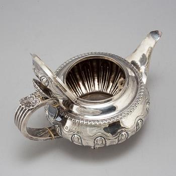 JOHN, HENRY & CHARLES LIAS, a Georgian silver teapot from London, England, 1825.