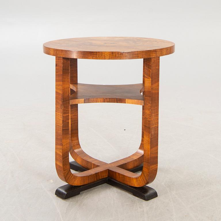 An Art Deco 1930/40s walnut table.