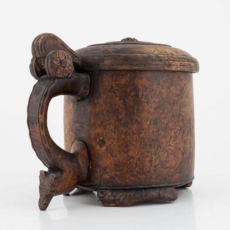 A birch tankard, Norway, 18th/19th Century.