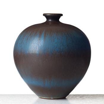 Berndt Friberg, a stoneware vase, Gustavsberg studio, Sweden 1975.