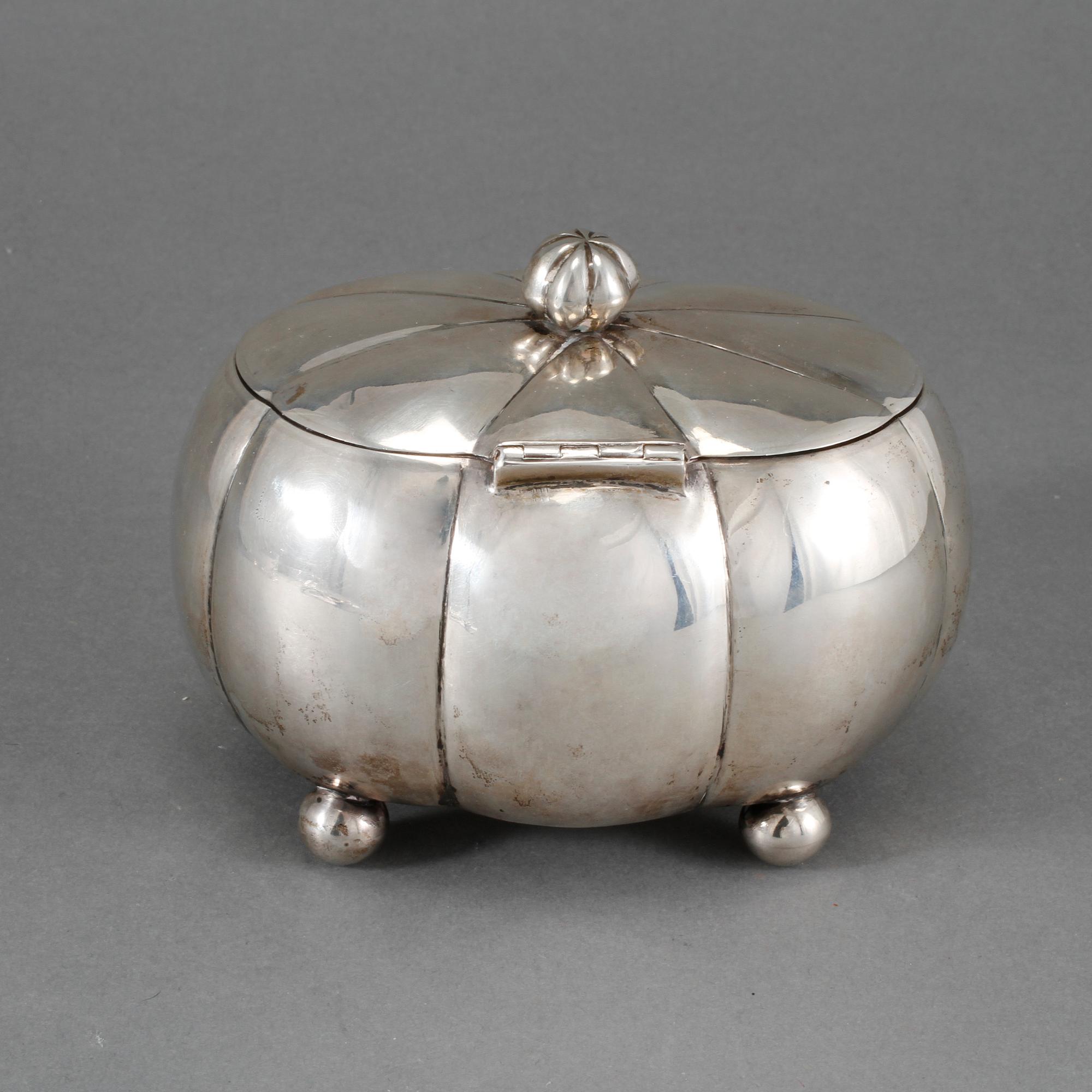 SOCKERSKRIN, silver, Krakow, Polen, efter 1920. Vikt 255 g.
