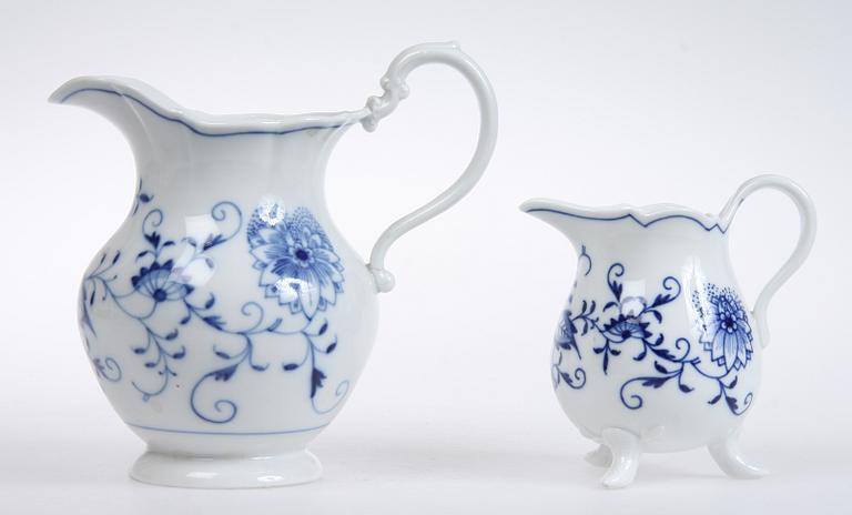 PARTI PORSLIN, 23 delar, "Lökmönstret", Meissen.