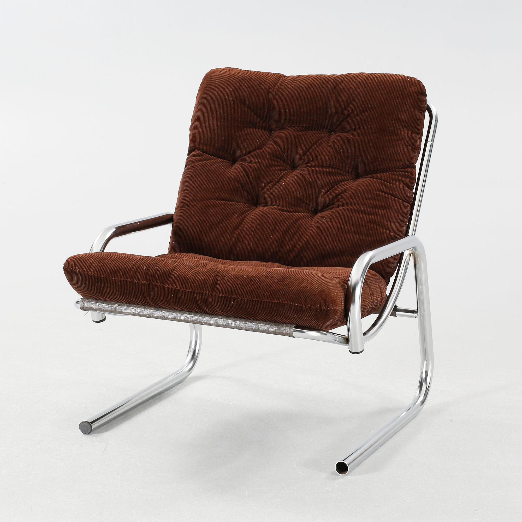 A 1970s armchair.