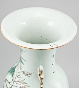 VAS, porslin, Kina, 1900-tal.