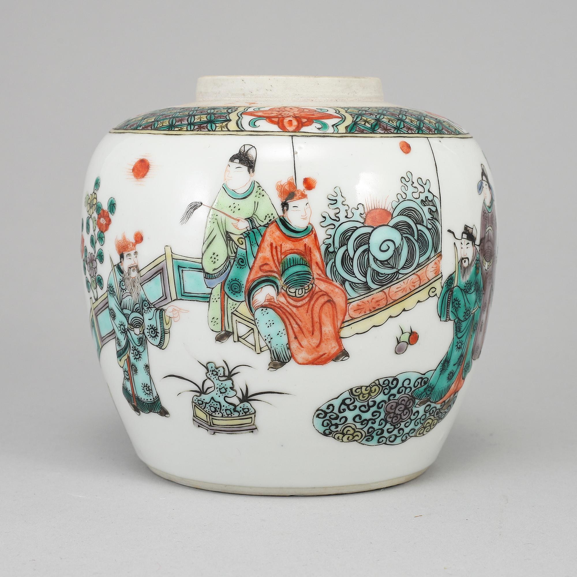 A famille verte jar, Qing dynasty, circa 1900.