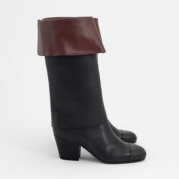 Chanel, a pair of leather boots, Fall/Winter 2020, size 37 1/2.