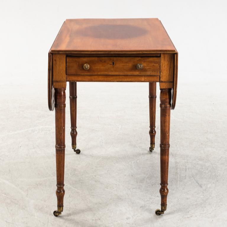 Bord med klaffar, sk Pembroke table, 1800-tal.