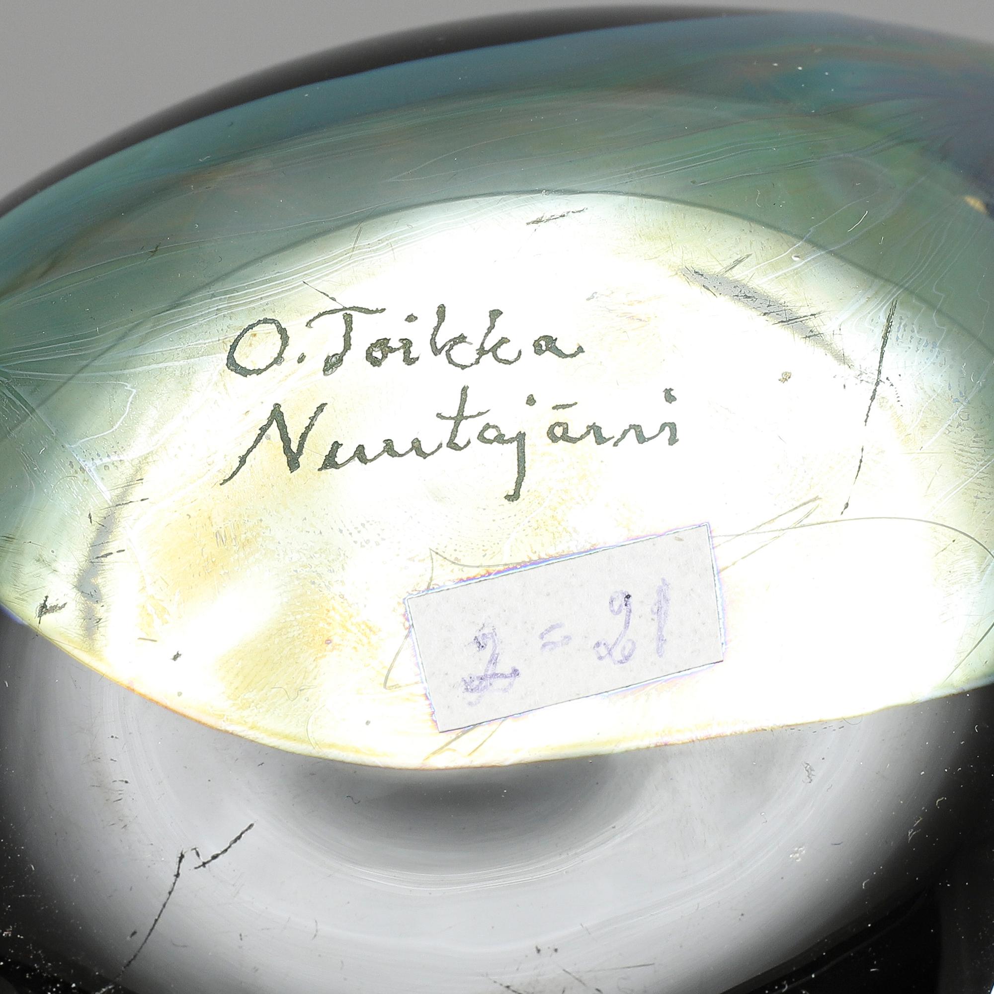 OIVA TOIKKA, lasilintu, 2 kpl, Raven (Korppi) 1998–2002 och 2012–2013, signeerattu O. Toikka Nuutajärvi.