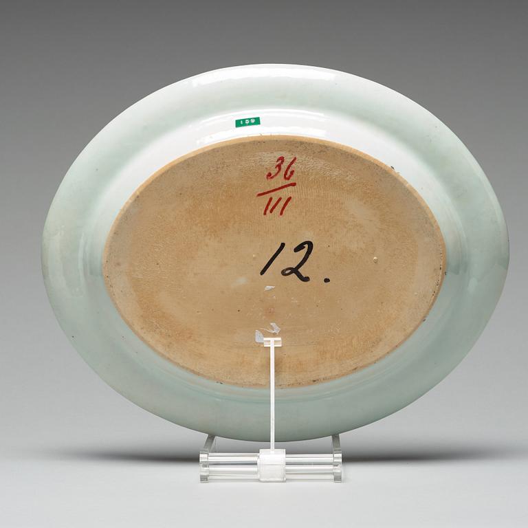 STEKFAT, porslin. Qingdynastin, Kanton, 1800-tal.