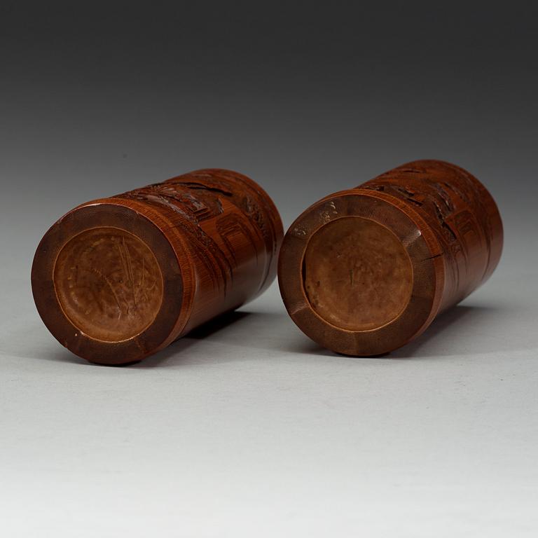 A pair of finely carved small Bamboo brushpots. Qing dynasty 19th century.