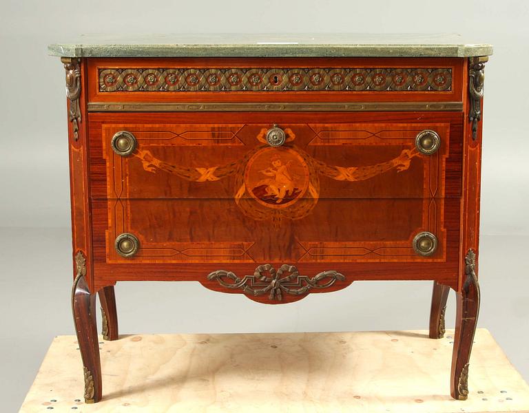 BYRÅ, gustaviansk stil, 1900-talets mitt.