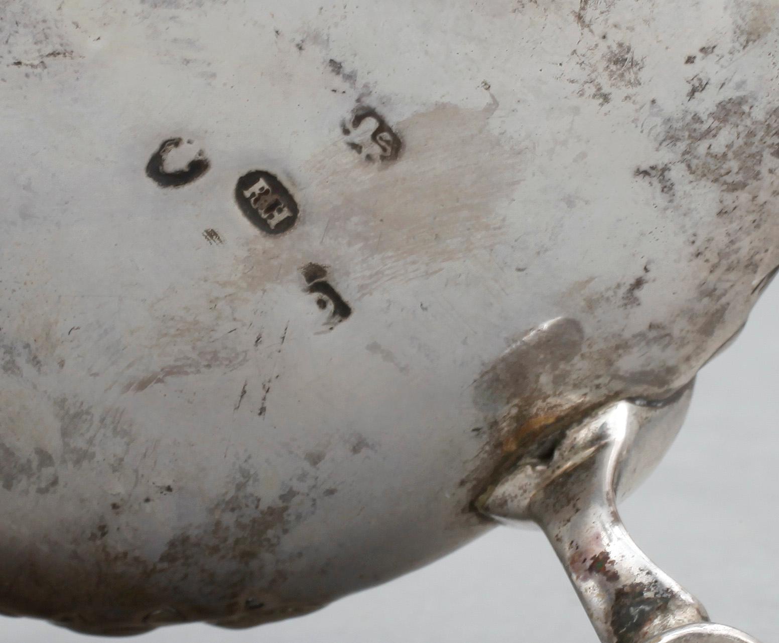 SALTKAR, ett par, silver, London 1700/1800-tal. Tot ca 147 gram.