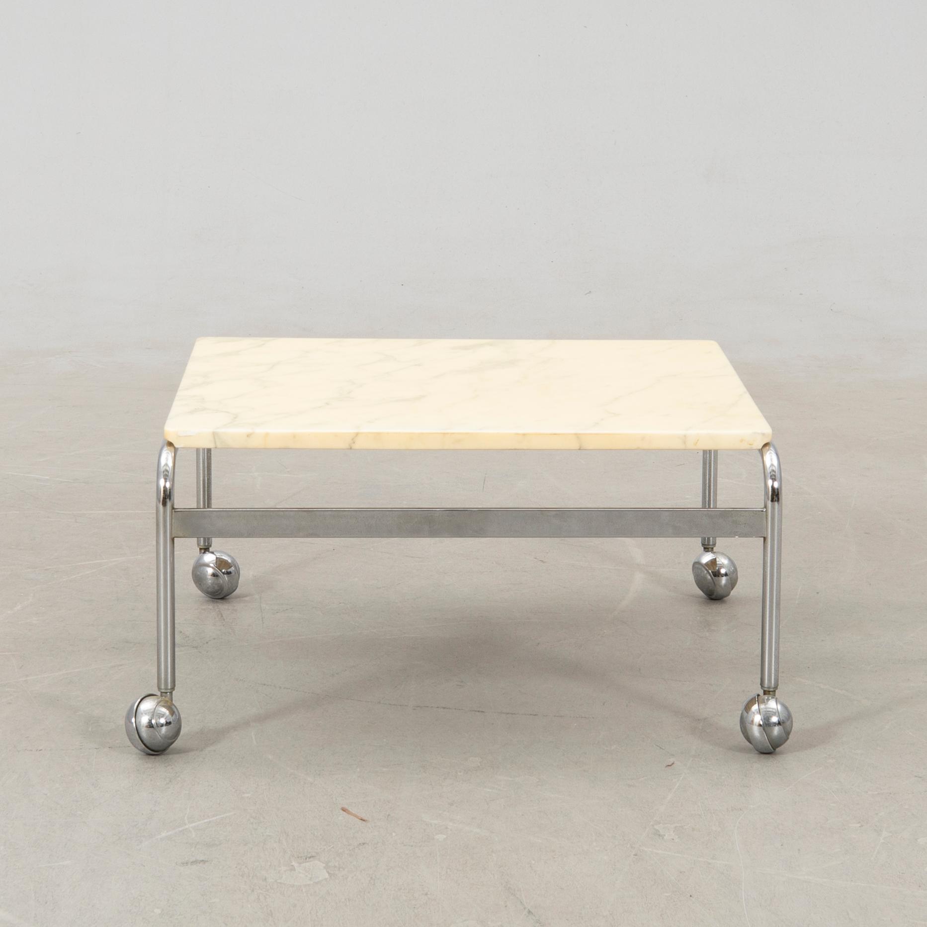 Bruno Mathsson, soffbord "Karin" för DUX sent 1900-tal.