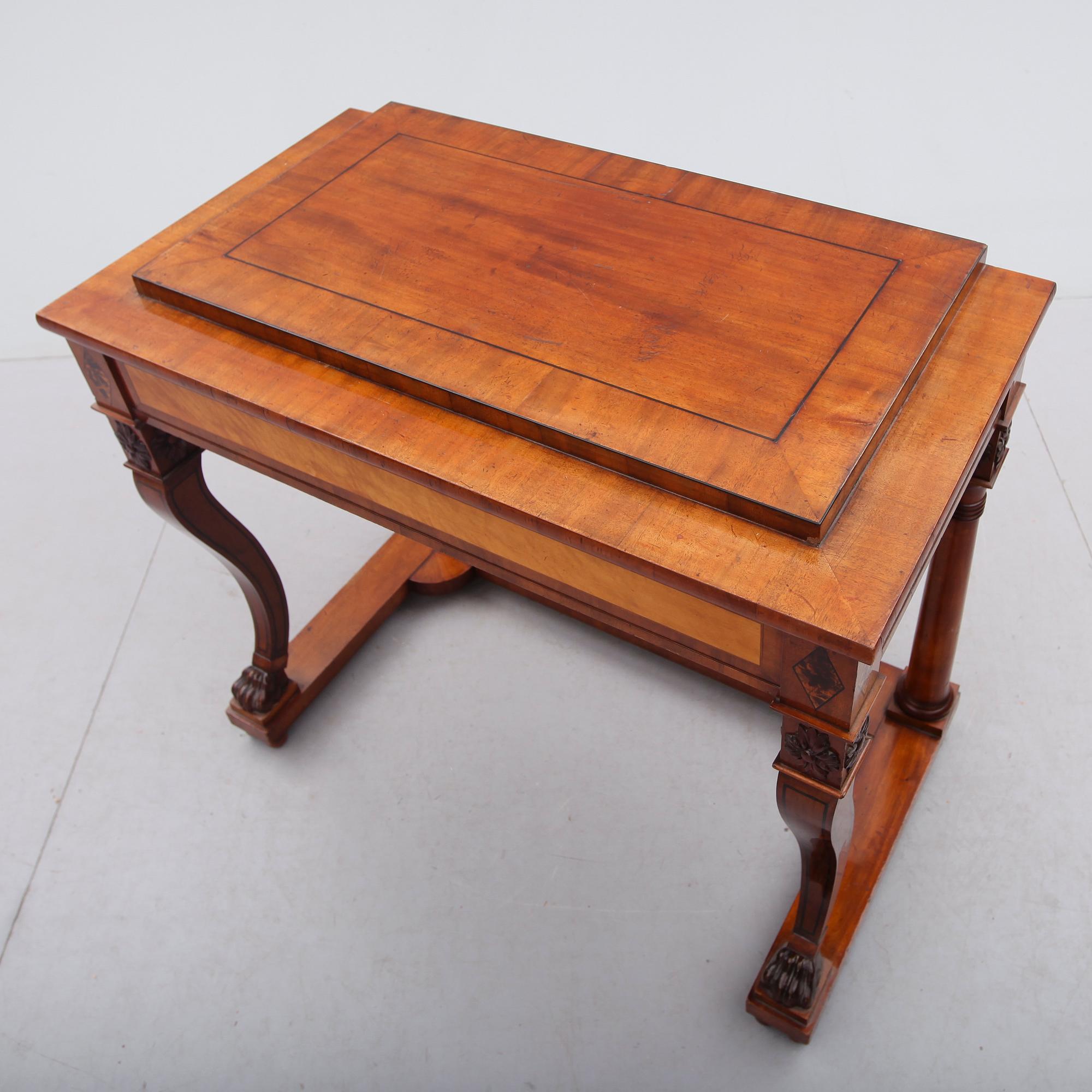 KONSOLBORD, empire, 1800-talets första hälft.