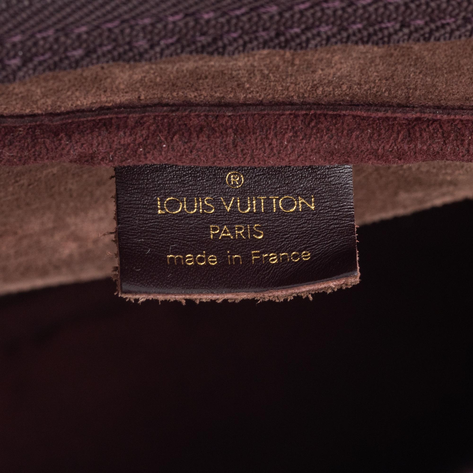 Louis Vuitton, weekendväska, "Taïga Kendall PM".
