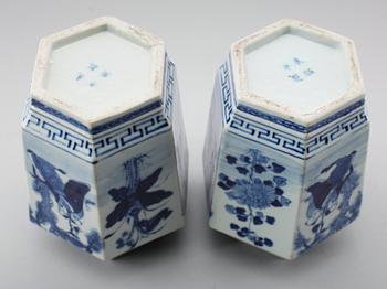 LOCKURNOR, 1 par, porslin, Kina, 1900-tal.
