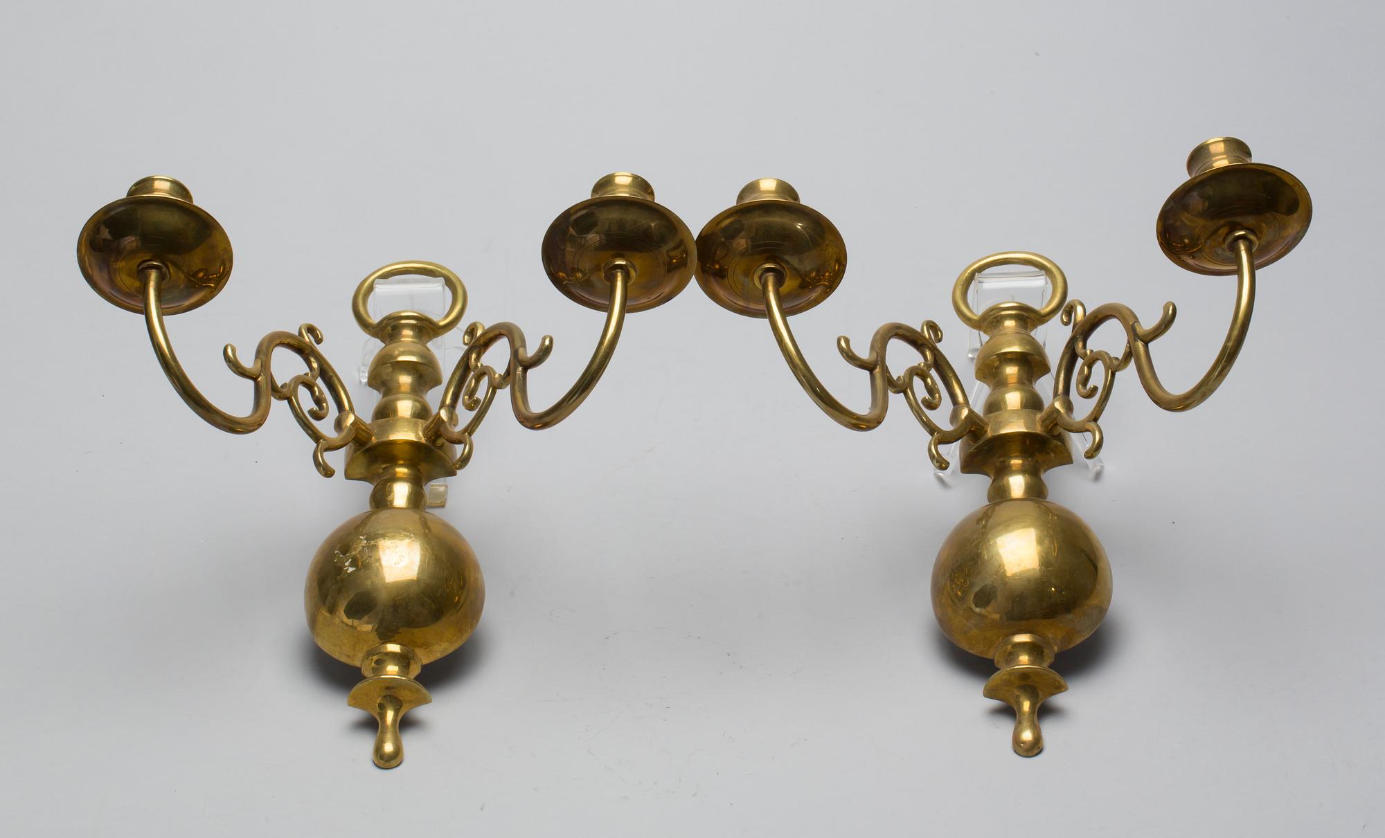 VÄGGAPPLIQUER, ett par, gulmetall, barockstil, 1900-tal.