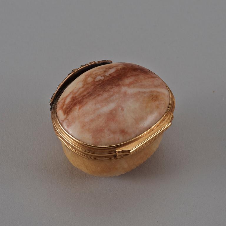 DOSA, agat och guld, 1700-talets andra hälft.