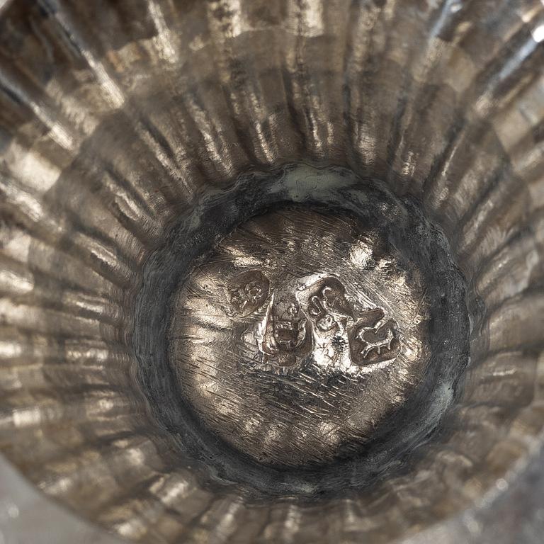 An English silver sugar bowl, silver, London 1772.