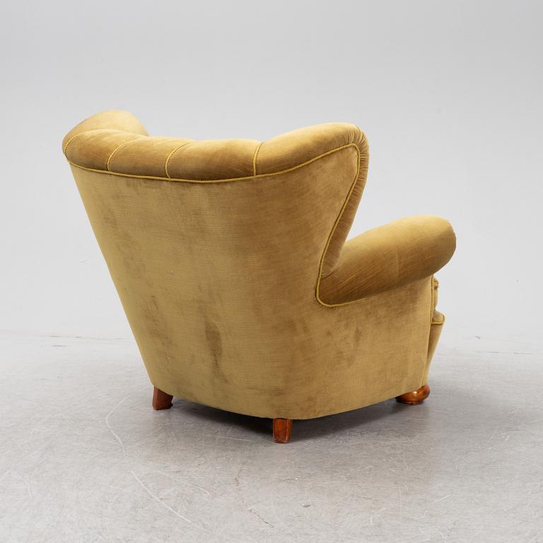 A Swedish modern eacy chair, 1940s.