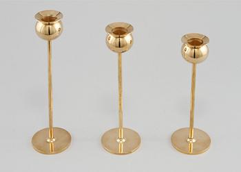 LJUSSTAKAR, 3 st, mässing, "Tulpan", Pierre Forsell, Skultuna, 1900-talets andra hälft.