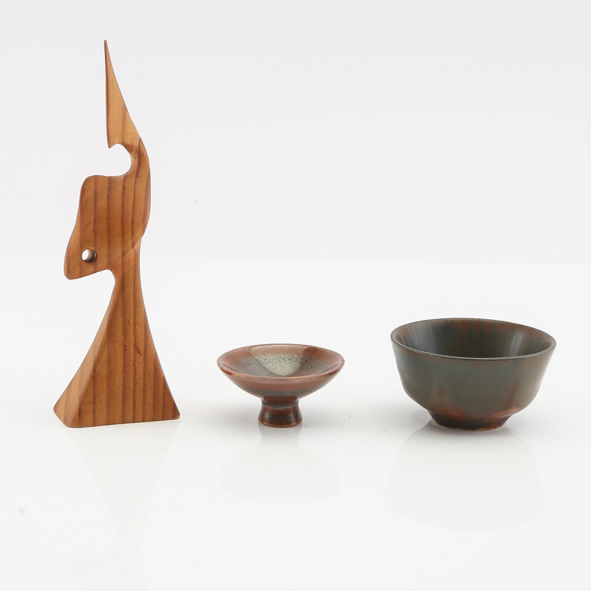 Miniatyrer 11 st bla Gunnar Nylund, Carl Harry Stålhane och John  Andersson keramik och trä.