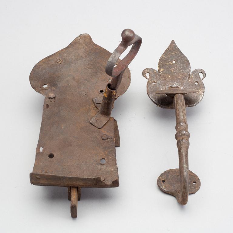 A 18/19th century lock and handle.