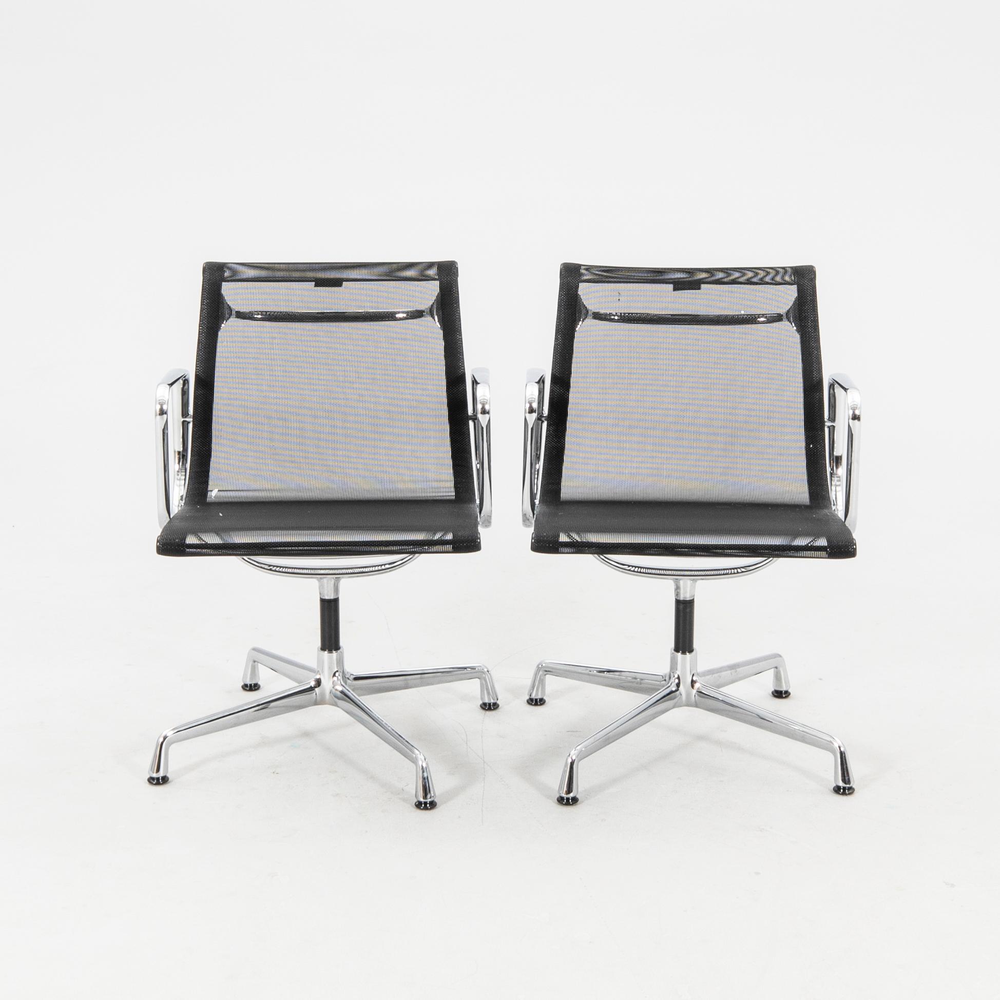 Charles & Ray Eames, karmstolar/kontorsstolar 2 st EA108 Vitra 2014.