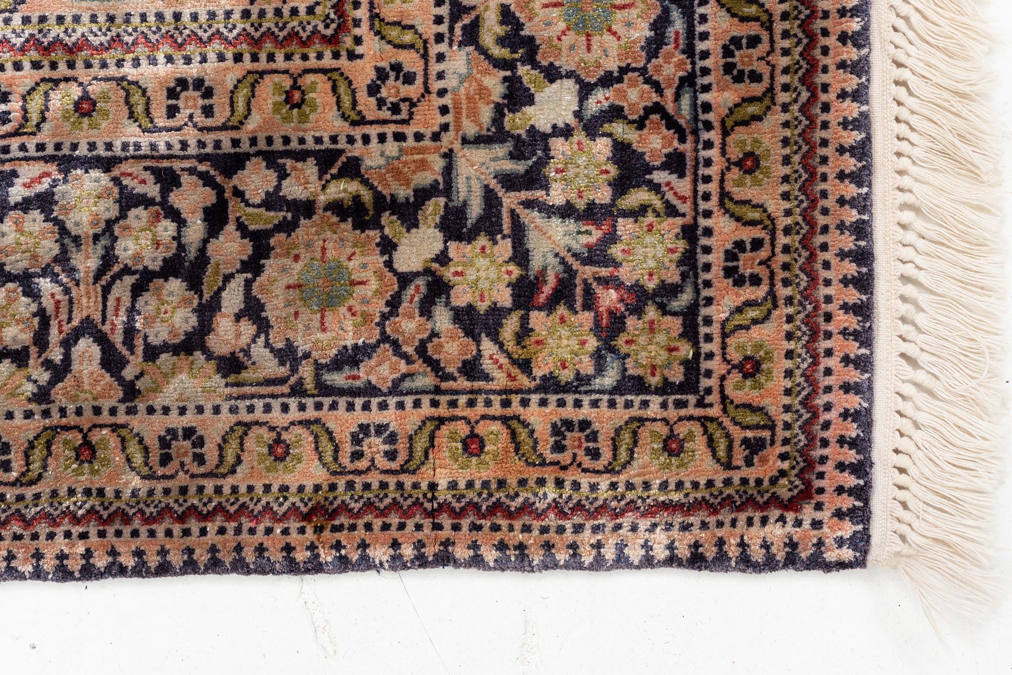 Carpet, silk, ca 160 x 95 cm.