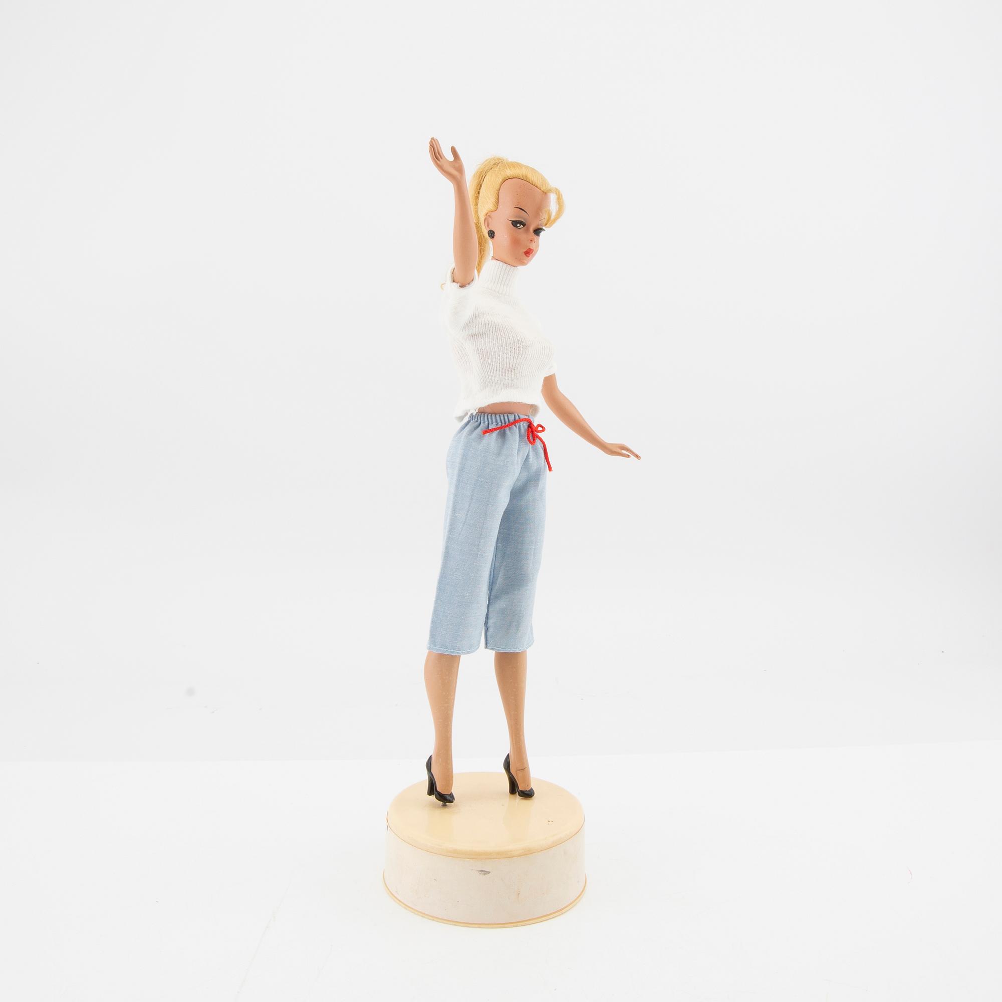 Bild-Lilli doll Germany 1956-64 and various clothes including Lilly clothes.