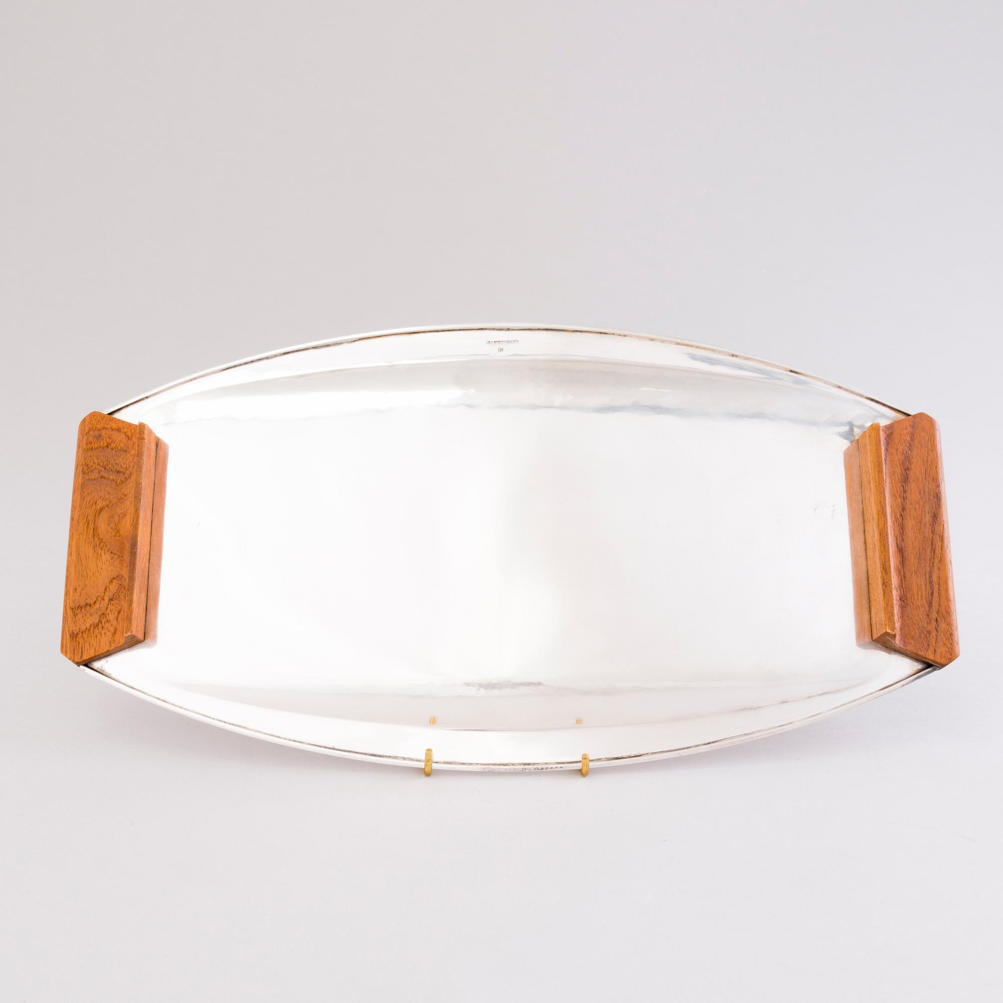 TAPIO WIRKKALA, A silver tray for Kultakeskus, Hämeenlinna 1963.