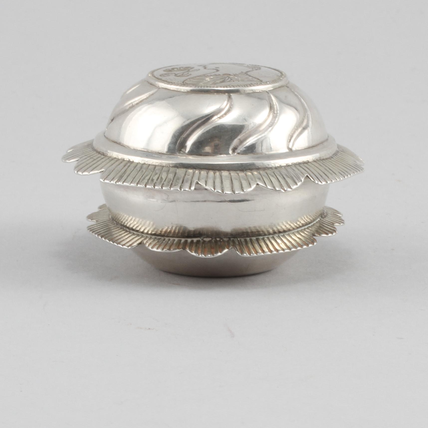 KYRKDOSA, silver, Sven Nordström, Marstrand, 1848, vikt 34 g.