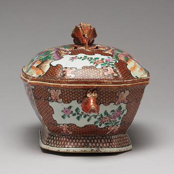 A famille rose tureen with cover and stand, Qing dynasty, Qianlong (1736-95).