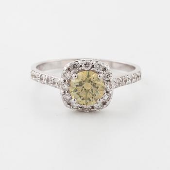 RING, med briljantslipade diamanter totalt ca 0.70 ct +0.30 ct.