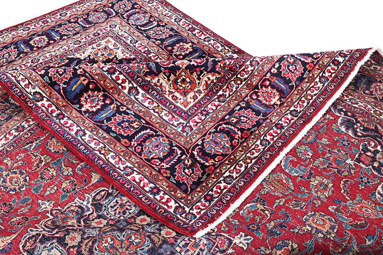 A Najafabad carpet, c. 332 x 240 cm.