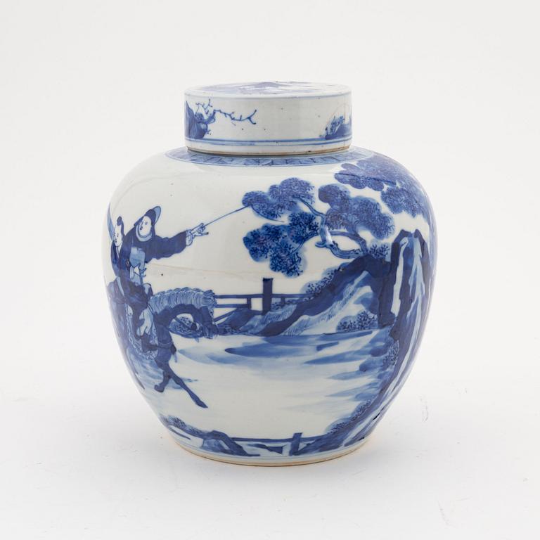 A blue and white jar with cover, Qing dynasty, Kangxistyle, 19th century.