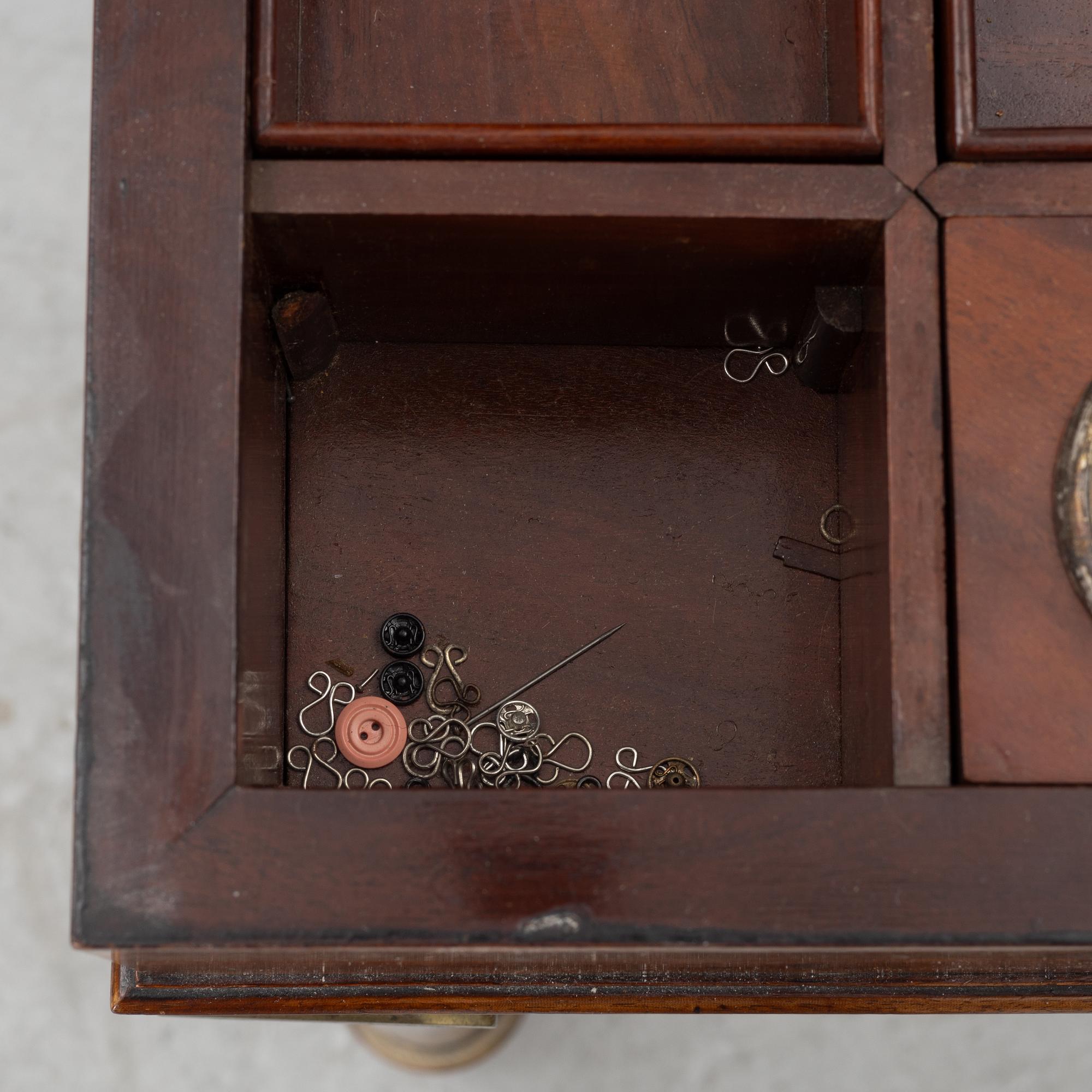 A French Empire mahogany sewing table, first part 19th century.
