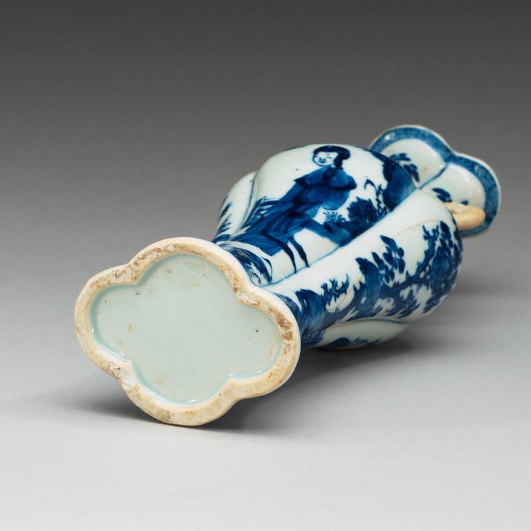 VAS, porslin. Qing dynastin, Kangxi (1662-1722).