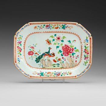 205. A 'Double peacock' serving dish, Qing dynasty, Qianlong (1735-95).