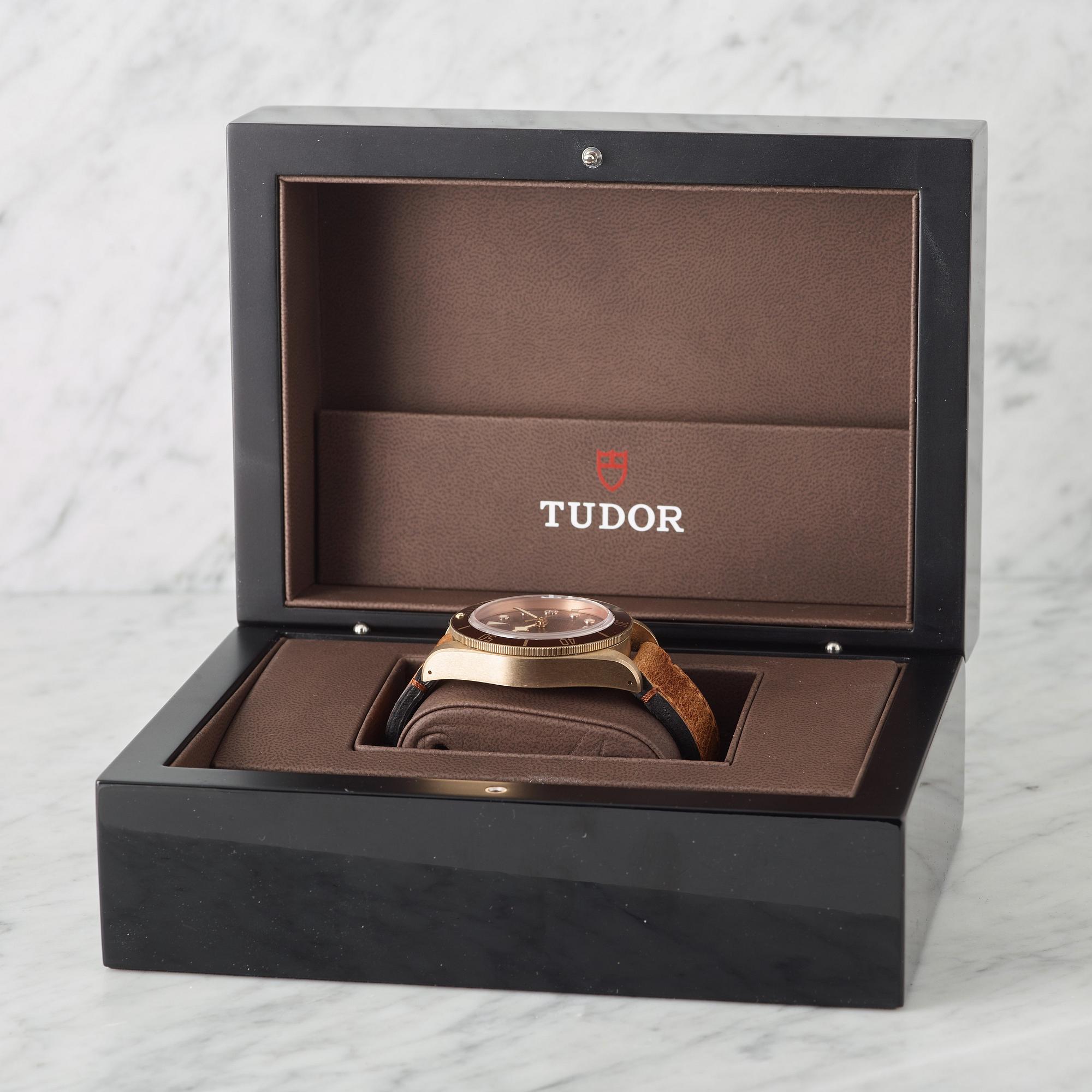 TUDOR, Geneve, Black Bay "Bronzo" (220m:660ft), Chronometer, armbandsur, 43 mm,