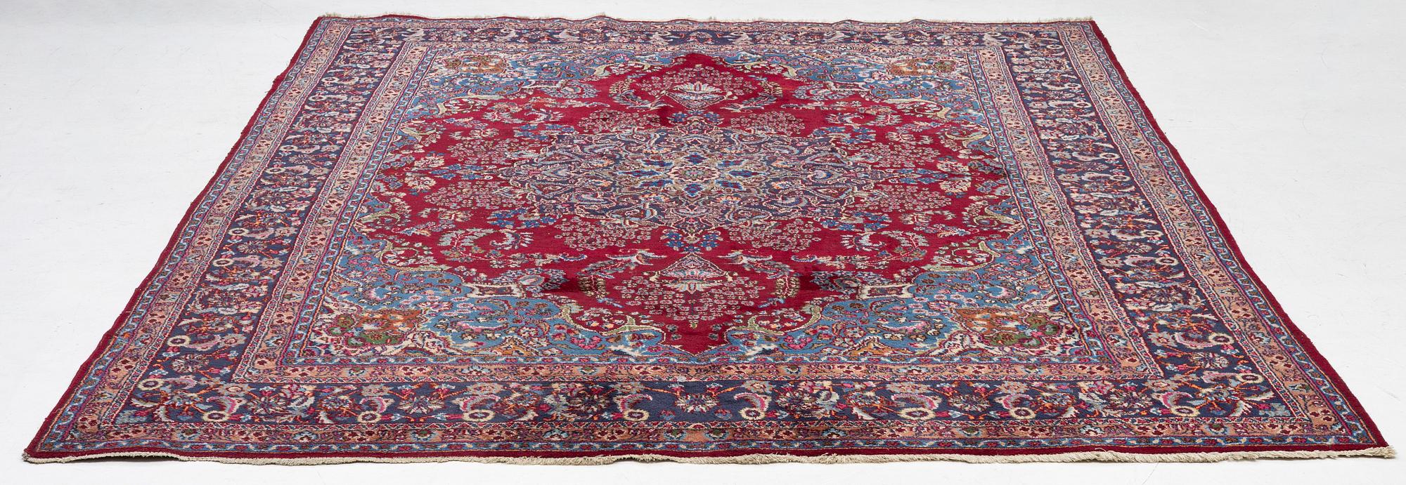 Carpet, Mesh. approx. 388 x 292 cm.