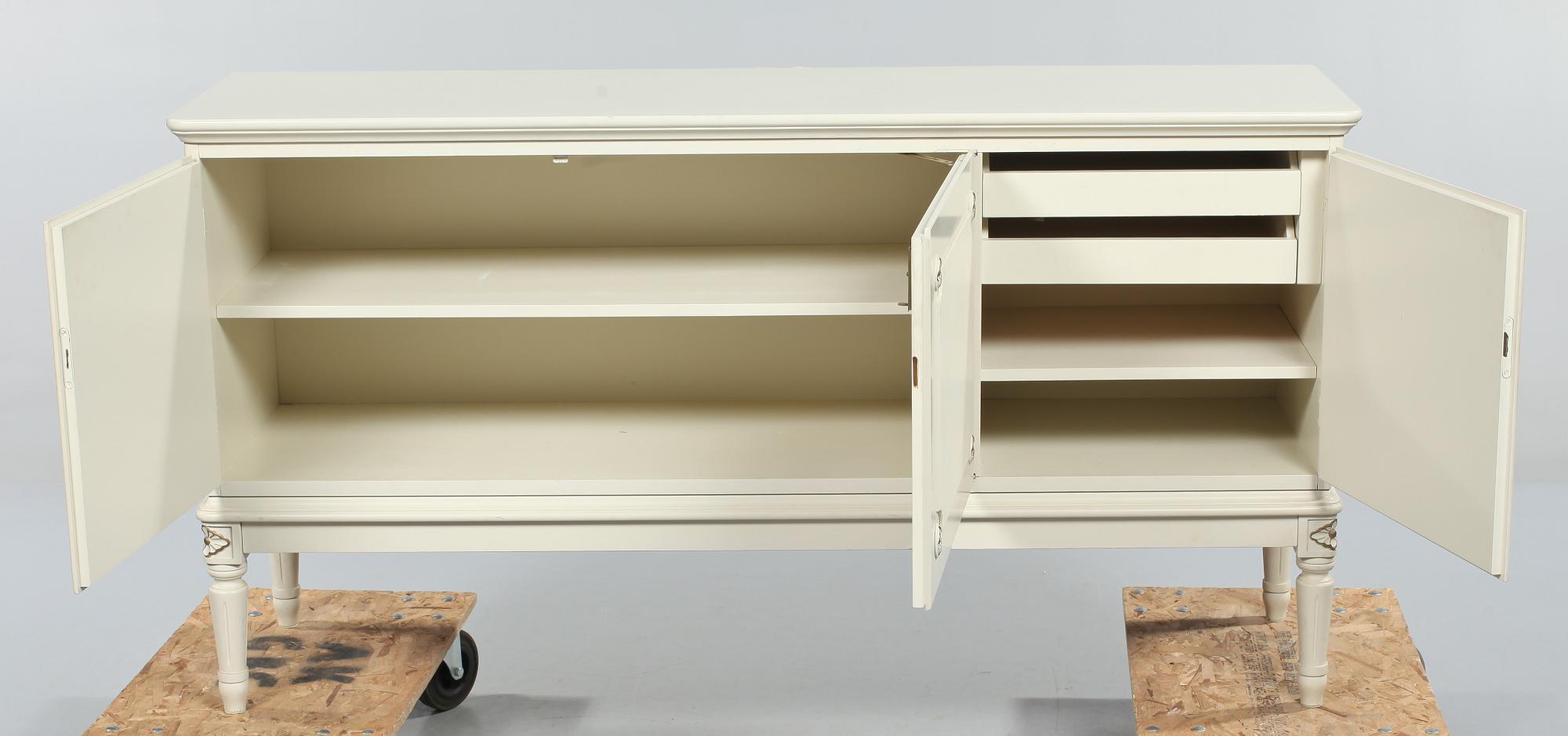 SIDEBOARD, gustaviansk stil, 1900-talets andra hälft.
