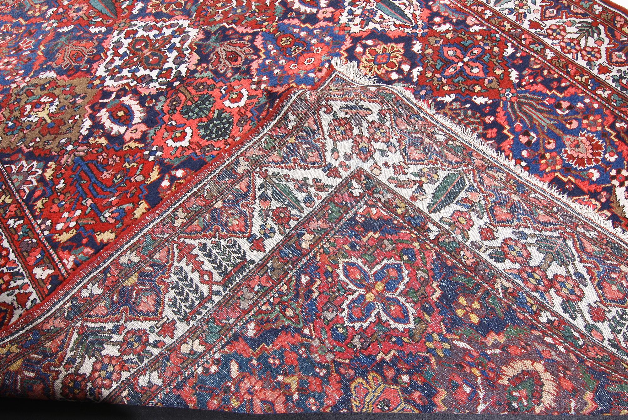 MATTA, Bakhtiari, semiantik. Ca 350 x 260.